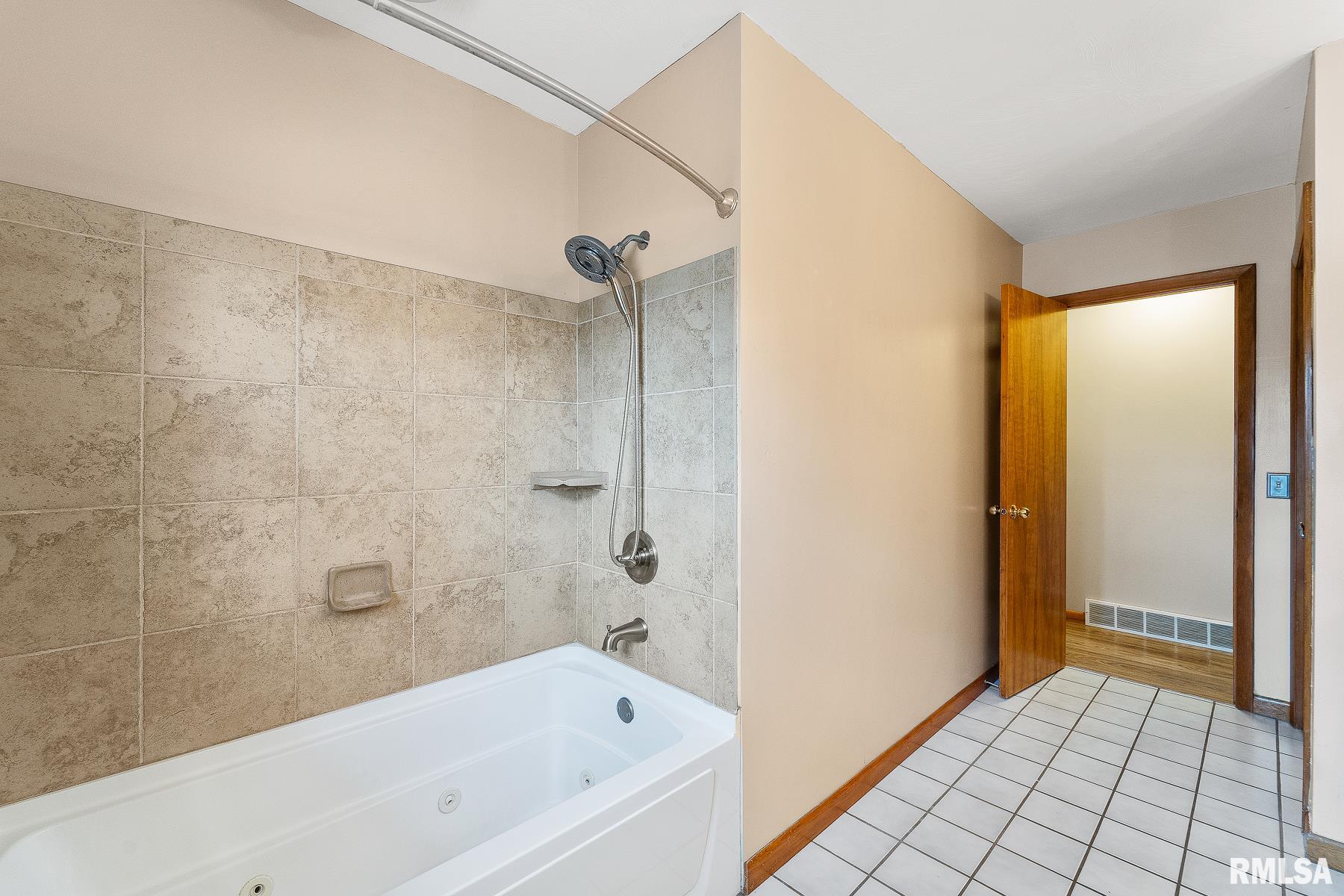 3579 North Oak Hill Road Rochester, IL 62563 - Photo 14 of 48