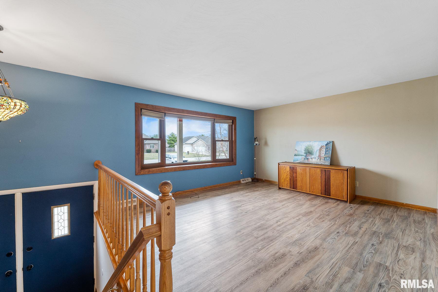 3579 North Oak Hill Road Rochester, IL 62563 - Photo 7 of 48