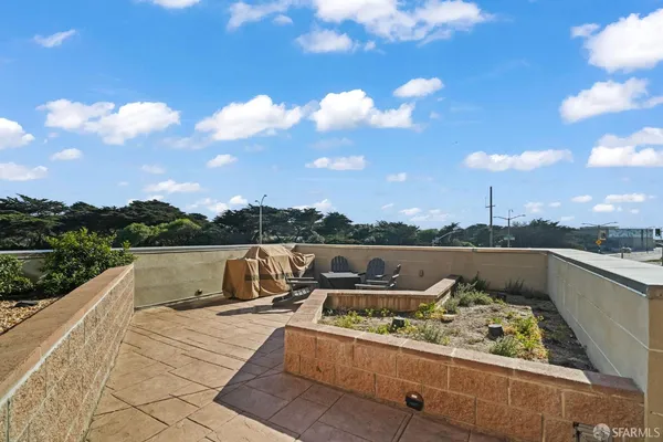 $1,250,000 | 3535 Wawona Street, Unit 414, San Francisco, CA 94116