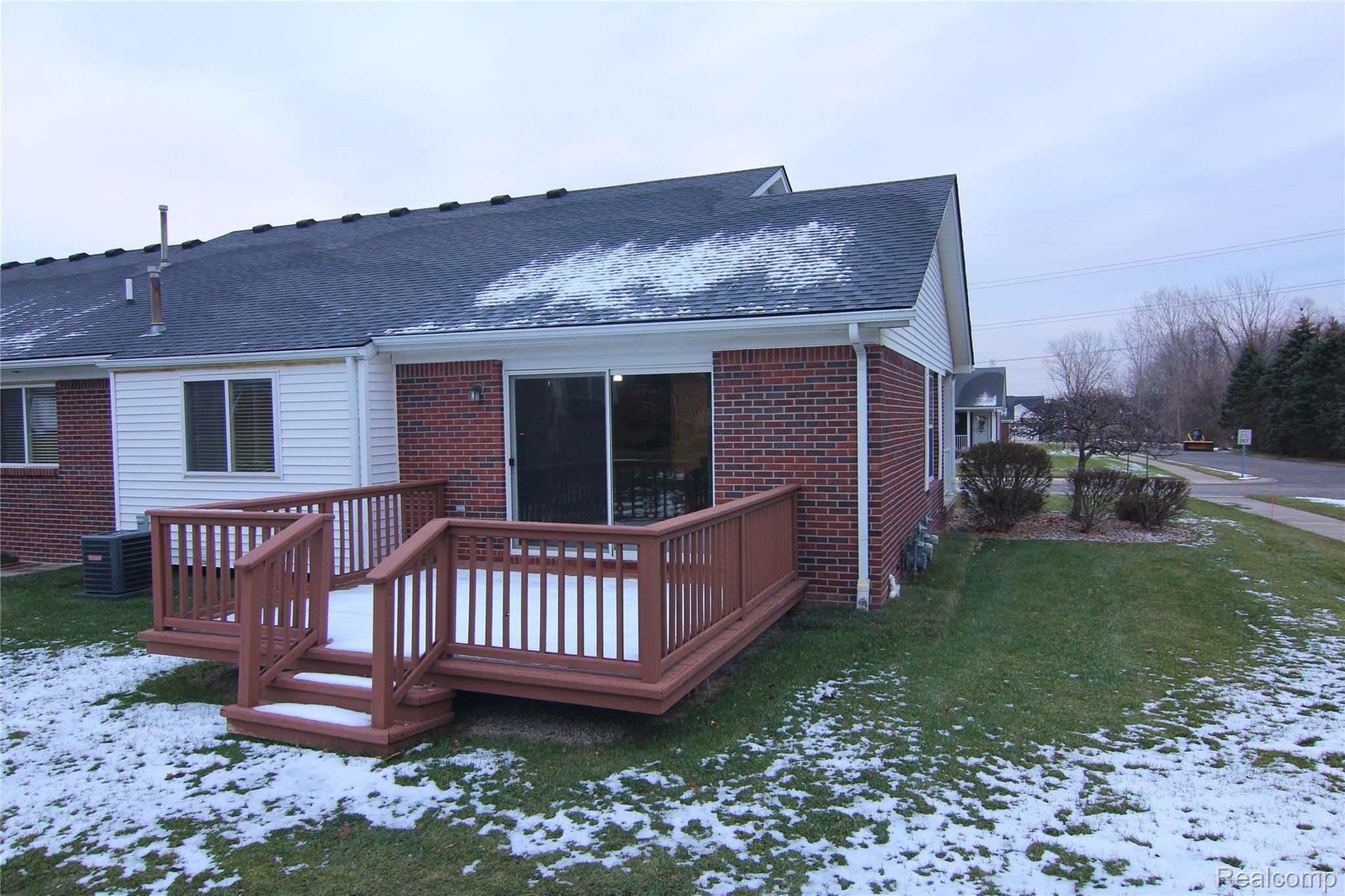 449 Newcastle Lane, Unit 44 Romeo, MI 48065 - Photo 4 of 30 IMG_2553.JPG