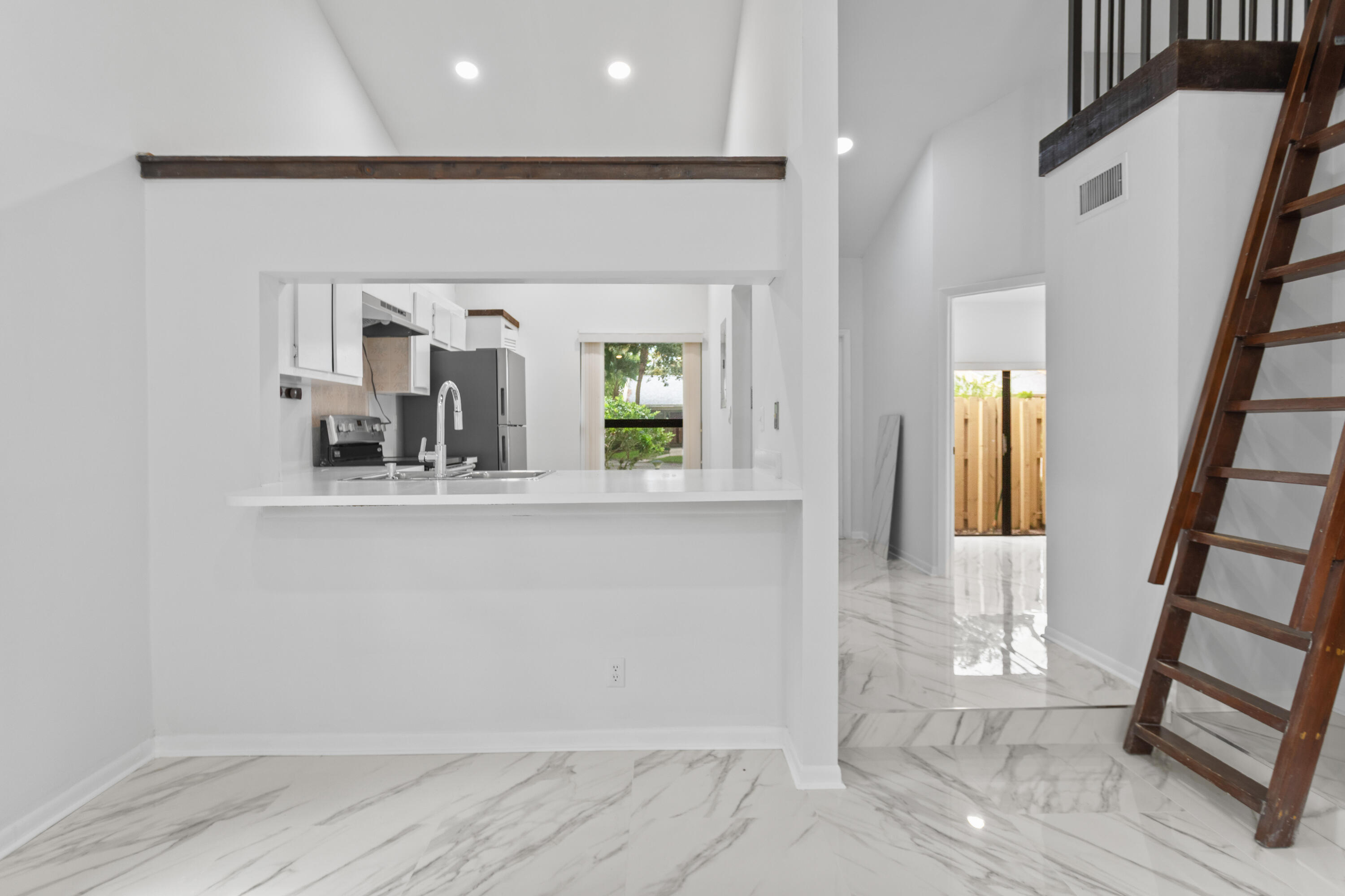 1400 Northwest 9th Avenue, Unit B14 Boca Raton, FL 33486 - Photo 13 of 34 585A7479