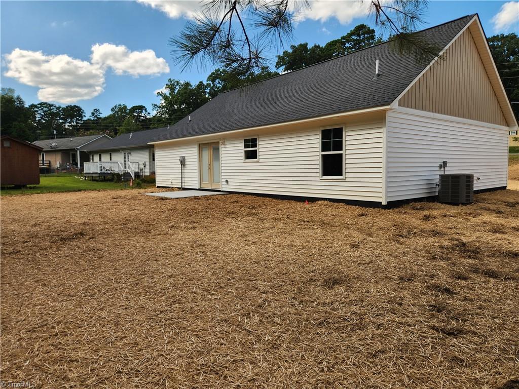 728 Central Falls Road Asheboro, NC 27203 - Photo 4 of 19