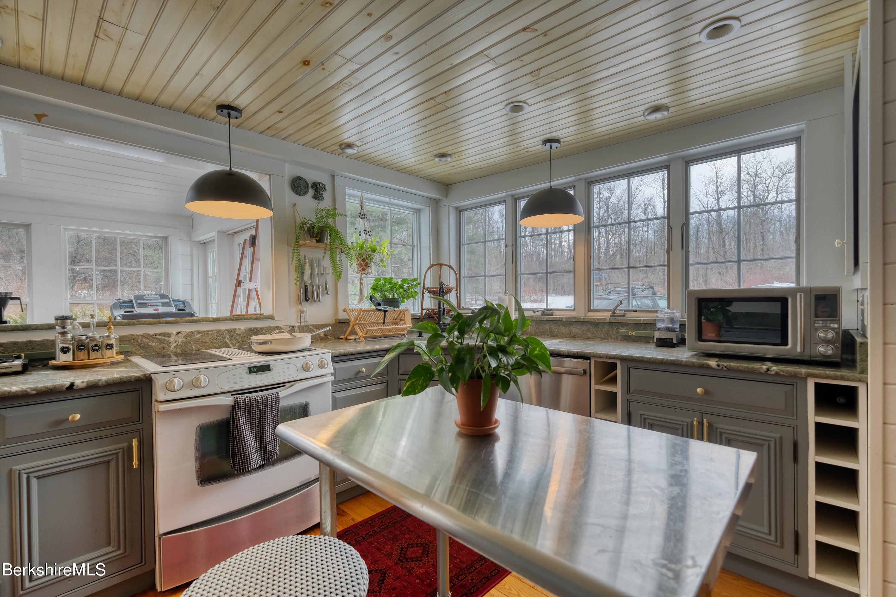 23 Lime Kiln Road Lenox, MA 01240 - Photo 11 of 42 KITCHEN