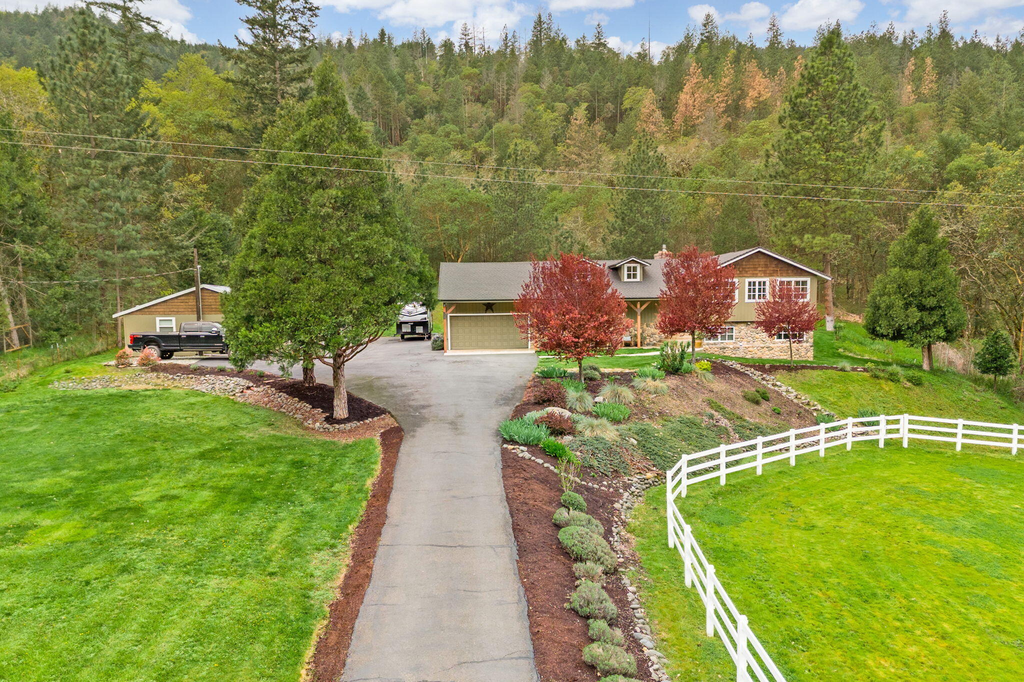 3749 Kane Creek Road Central Point, OR 97502 - Photo 1 of 51 8-web-or-mls-ApxKC (8)