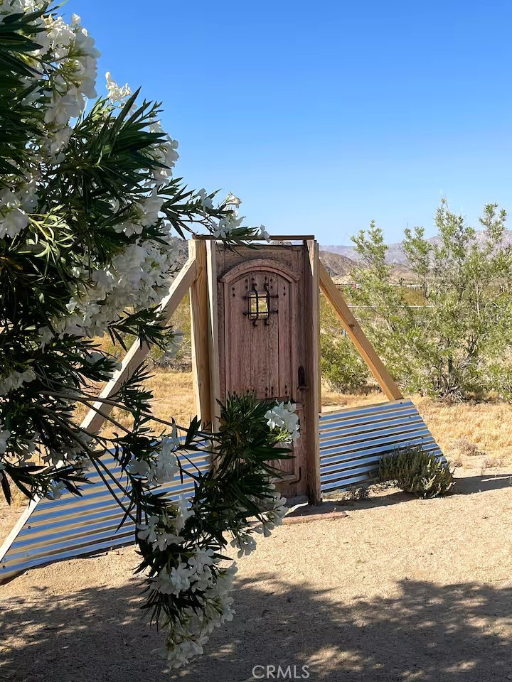 4319 Dusty Mile Road Landers, CA 92285 - Photo 14 of 44