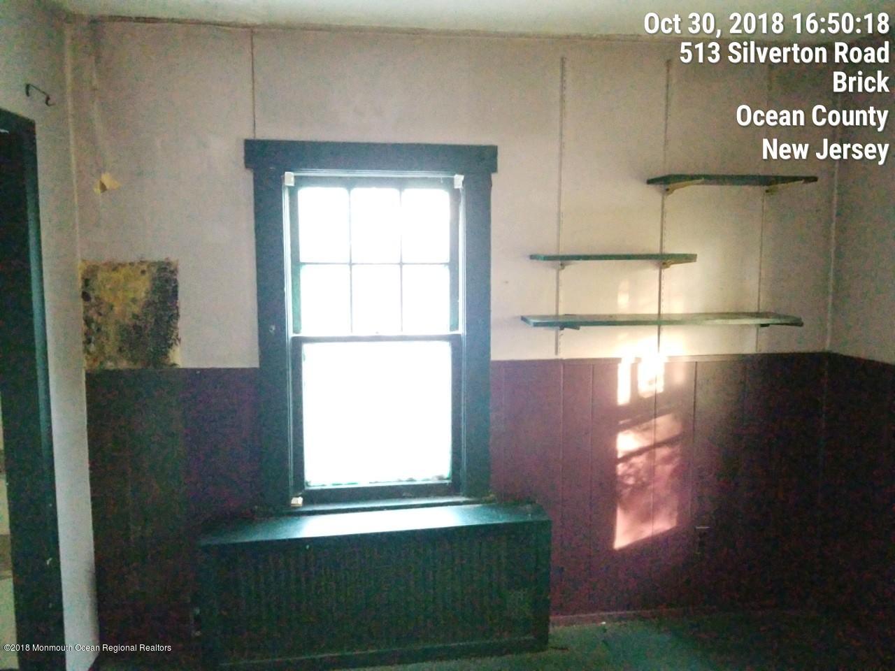 513 Silverton Road Brick, NJ 08723 - Photo 12 of 15 TimePhoto_20181030_165018