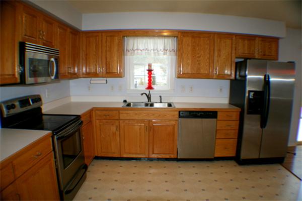 5 R Ash Street Webster, MA 01570 - Photo 3 of 30 Gallery Image 3