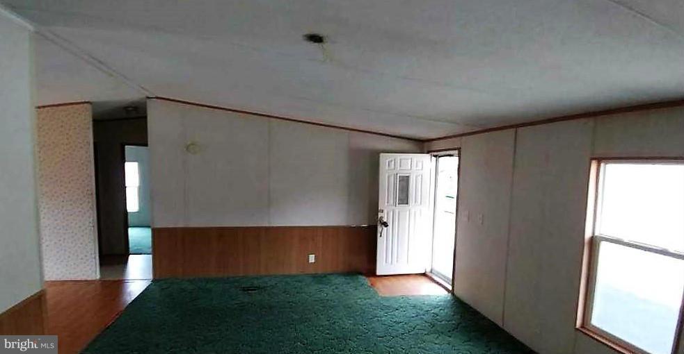13728 Spruce Springs Road Southwest Cumberland, MD 21502 - Photo 2 of 20 Living Room