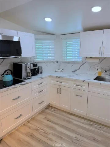 $3,250 | 726 Esplanade, Redondo Beach, CA 90277