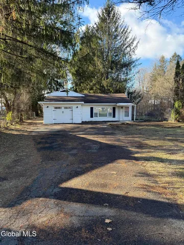 $284,999 | 46 Consaul Road, Colonie, NY 12205