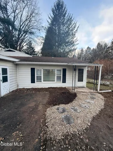 $284,999 | 46 Consaul Road, Colonie, NY 12205