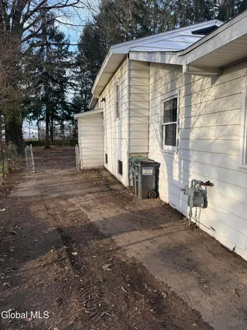 $284,999 | 46 Consaul Road, Colonie, NY 12205