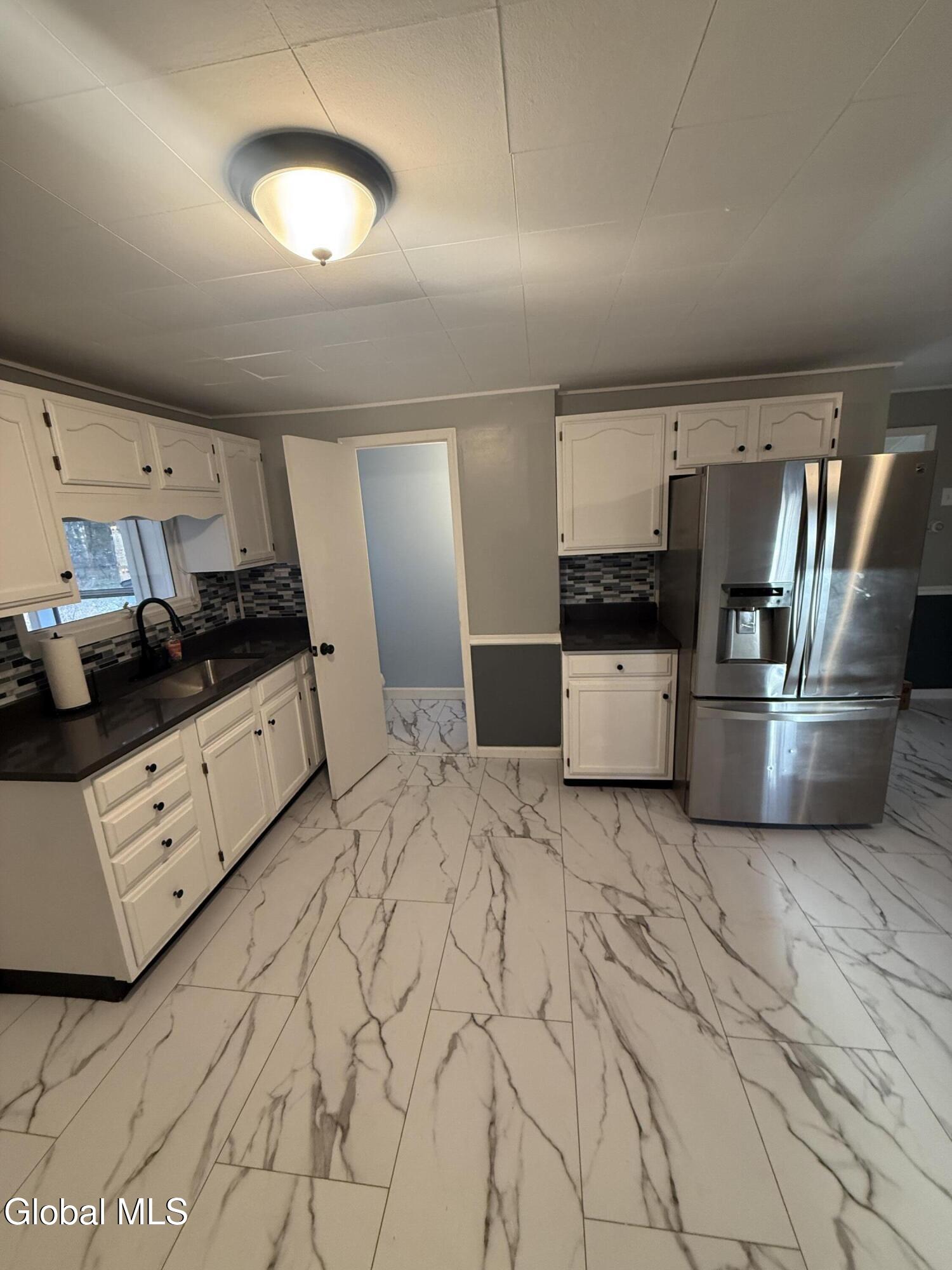 46 Consaul Road Colonie, NY 12205 - Photo 8 of 18 IMG_4192