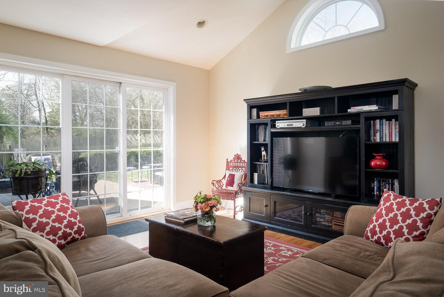 552 South Old Middletown Road Media, PA 19063 - Photo 11 of 35