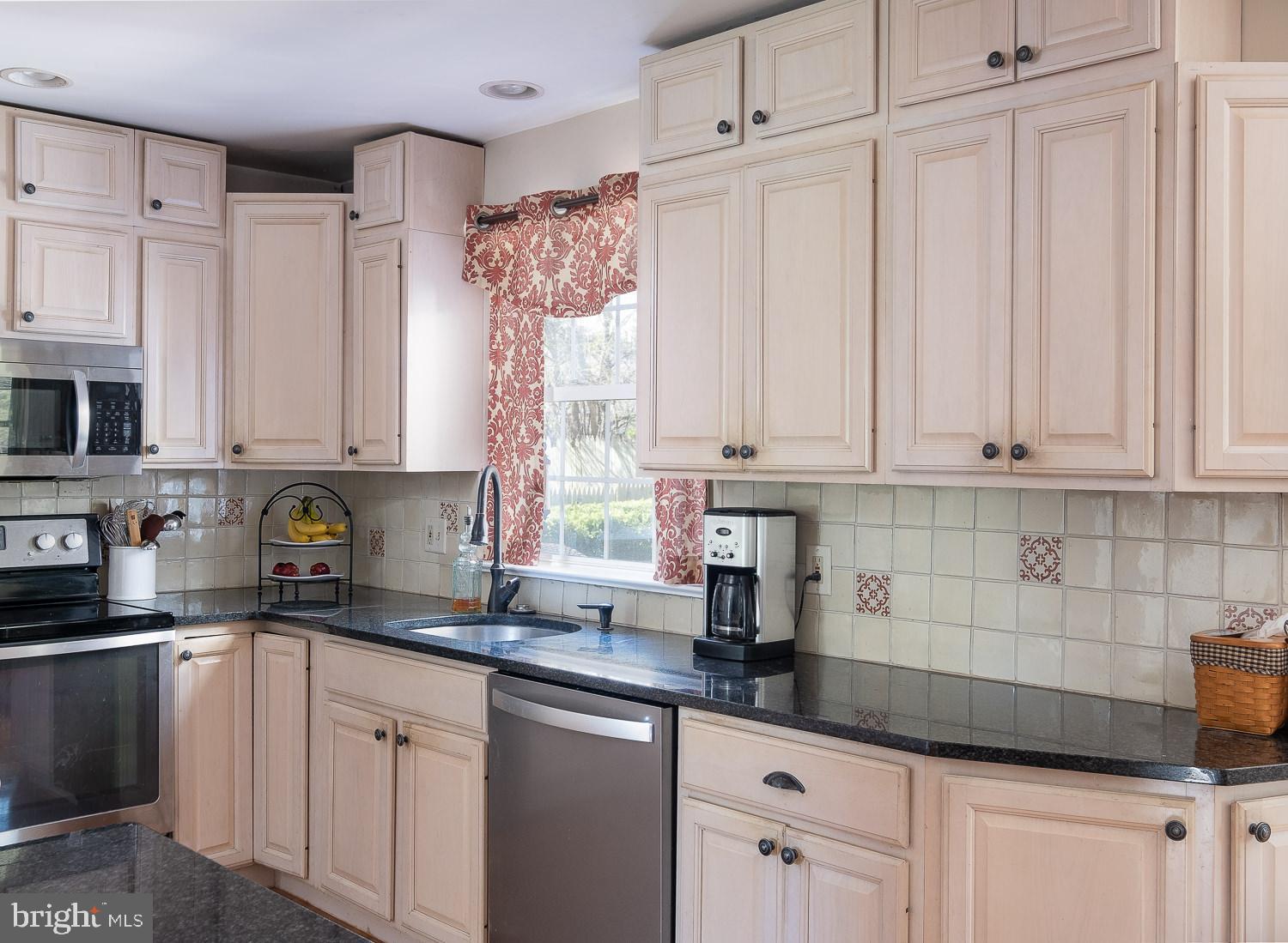 552 South Old Middletown Road Media, PA 19063 - Photo 14 of 35