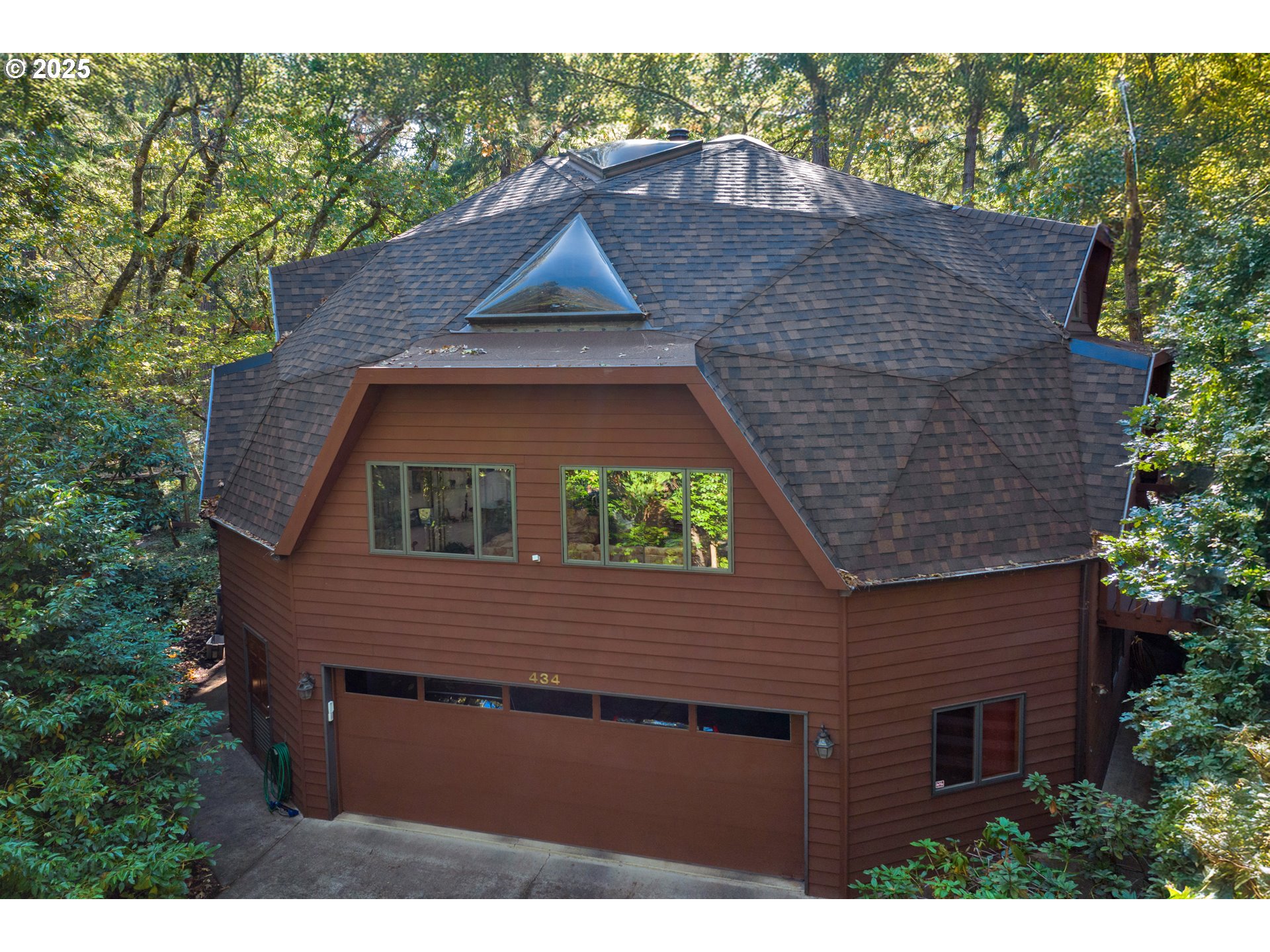 434 East 39th Avenue Eugene, OR 97405 - Photo 2 of 48 a aerial view of a house with a yard