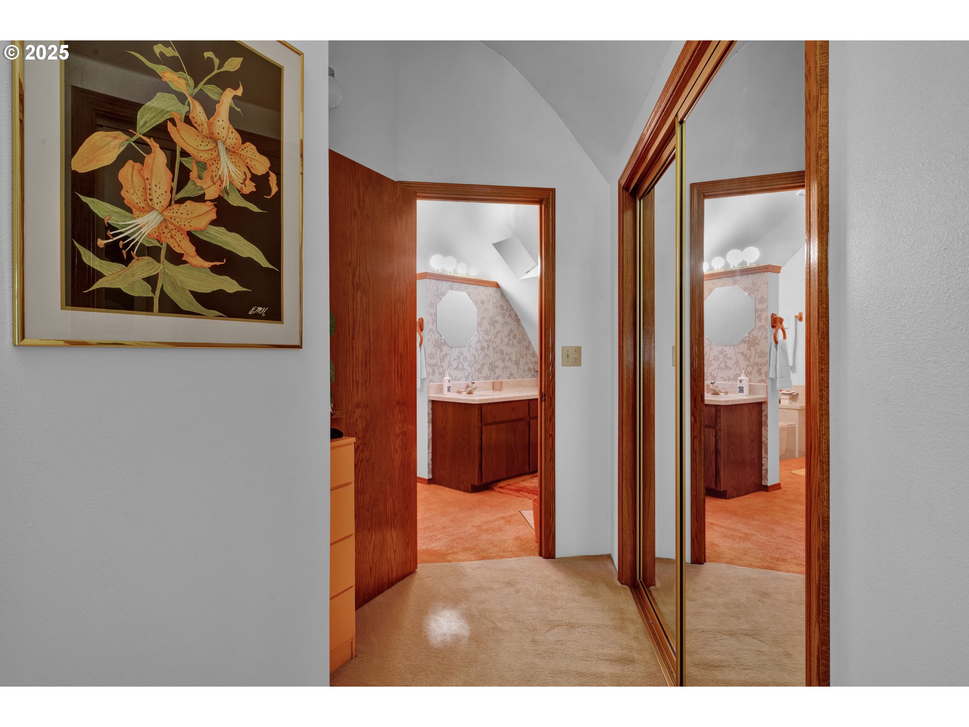 434 East 39th Avenue Eugene, OR 97405 - Photo 25 of 48 a balcony with a painting on the wall