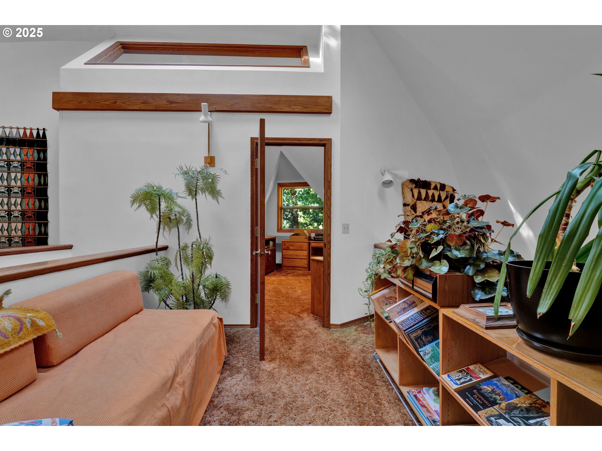 434 East 39th Avenue Eugene, OR 97405 - Photo 31 of 48 a living room with furniture and a potted plant