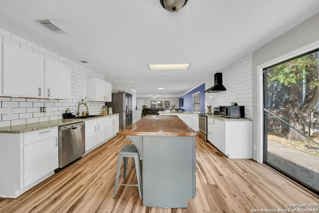 $250,000 | 4566 Sherwood Way, San Antonio, TX 78217