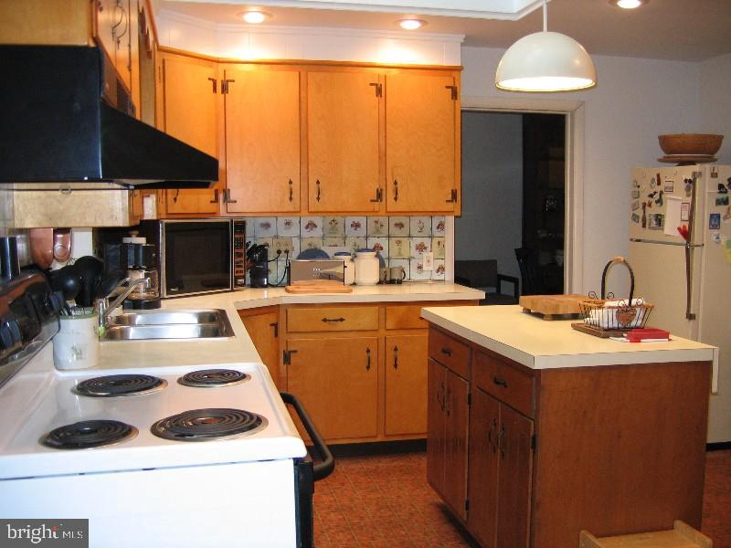 632 South Spruce Street Lititz, PA 17543 - Photo 6 of 13