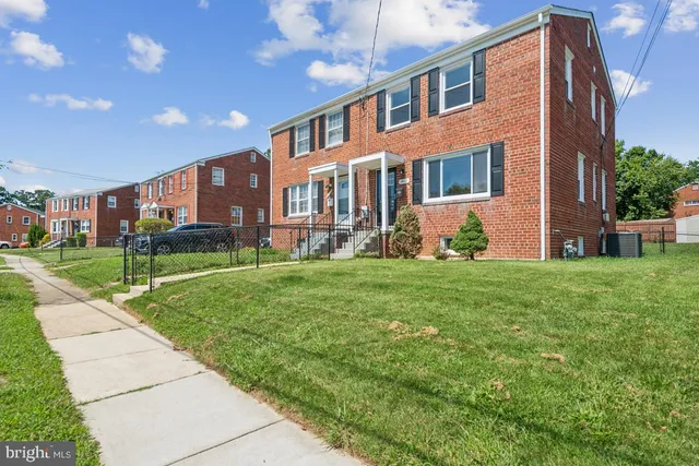 $345,000 | 2412 Kenton Place, Temple Hills, MD 20748