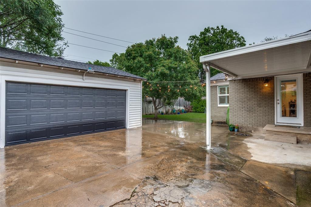 4159 Clover Lane Dallas, TX 75220 - Photo 20 of 25 View of detached garage