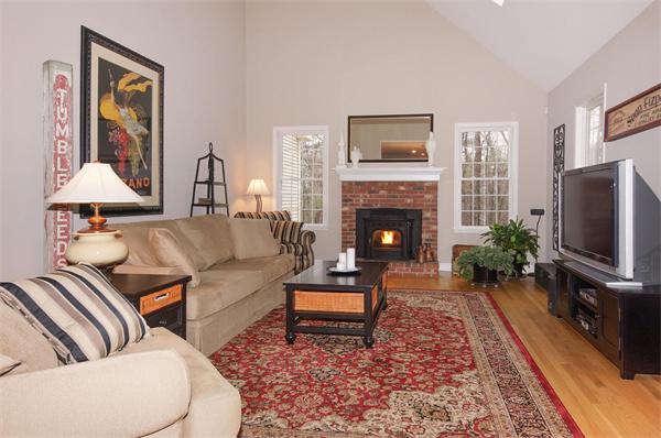 21 Sibley Road Sutton, MA 01590 - Photo 4 of 30