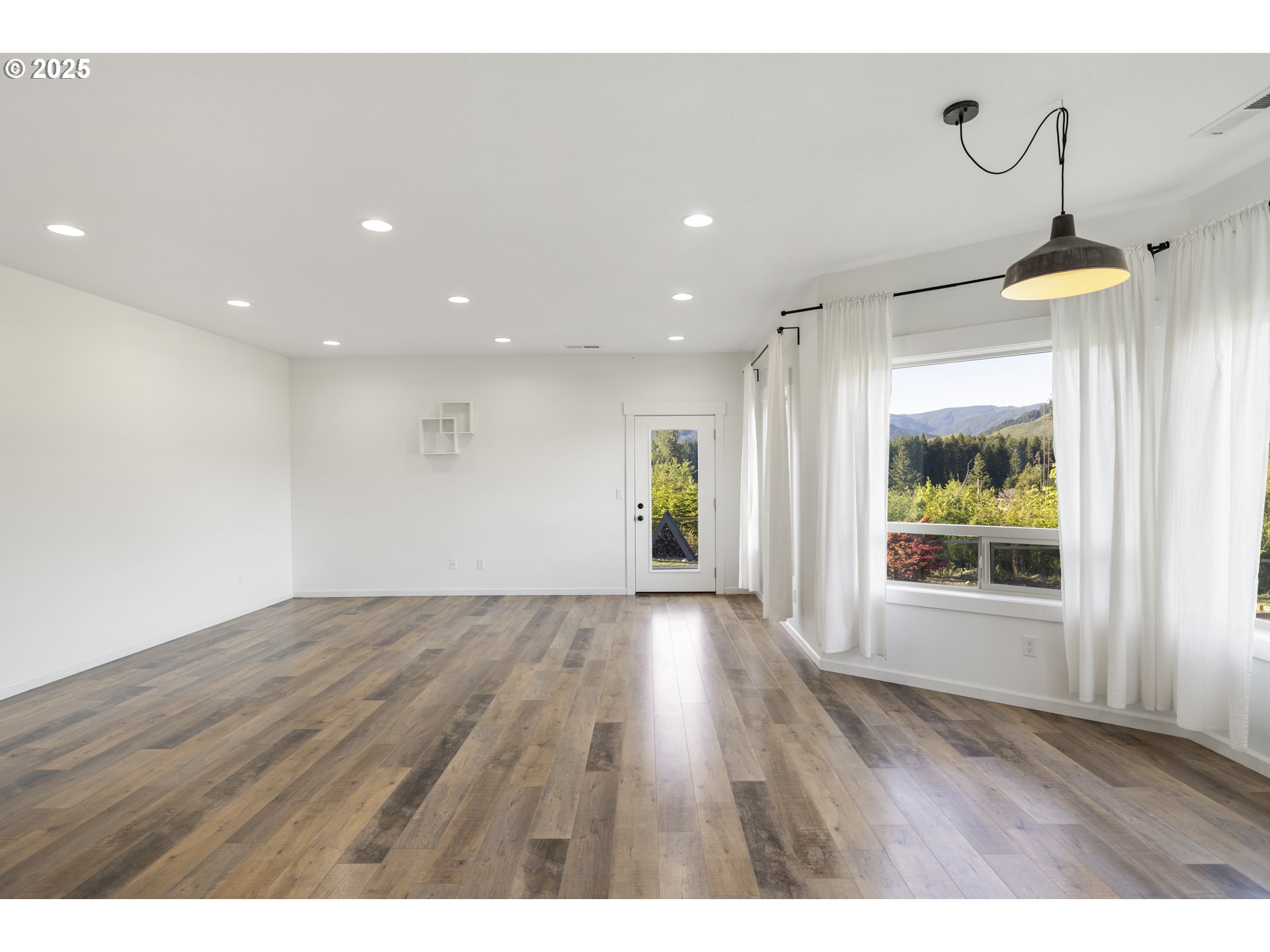 31 Kay Road Carson, WA 98610 - Photo 10 of 48 Gallery Image 10