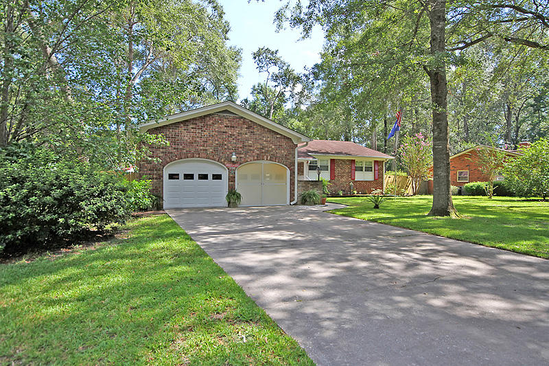 206 Grouse Road Summerville, SC 29485 - Photo 4 of 28 Large driveway and two car garage