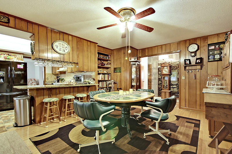 206 Grouse Road Summerville, SC 29485 - Photo 6 of 28 Family room looking into the kitchen