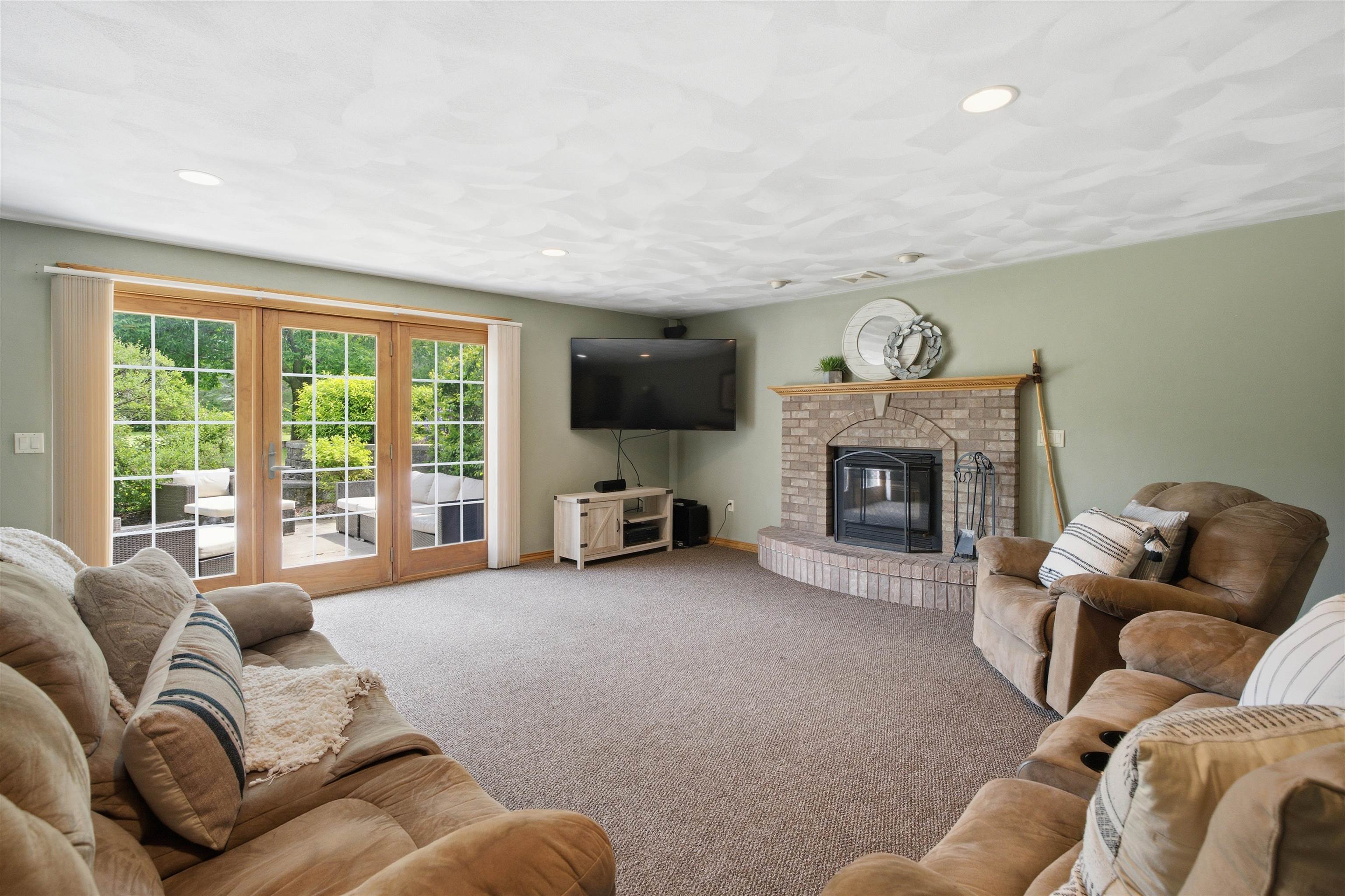 1 West Cedar Street Hilbert, WI 54129 - Photo 31 of 58