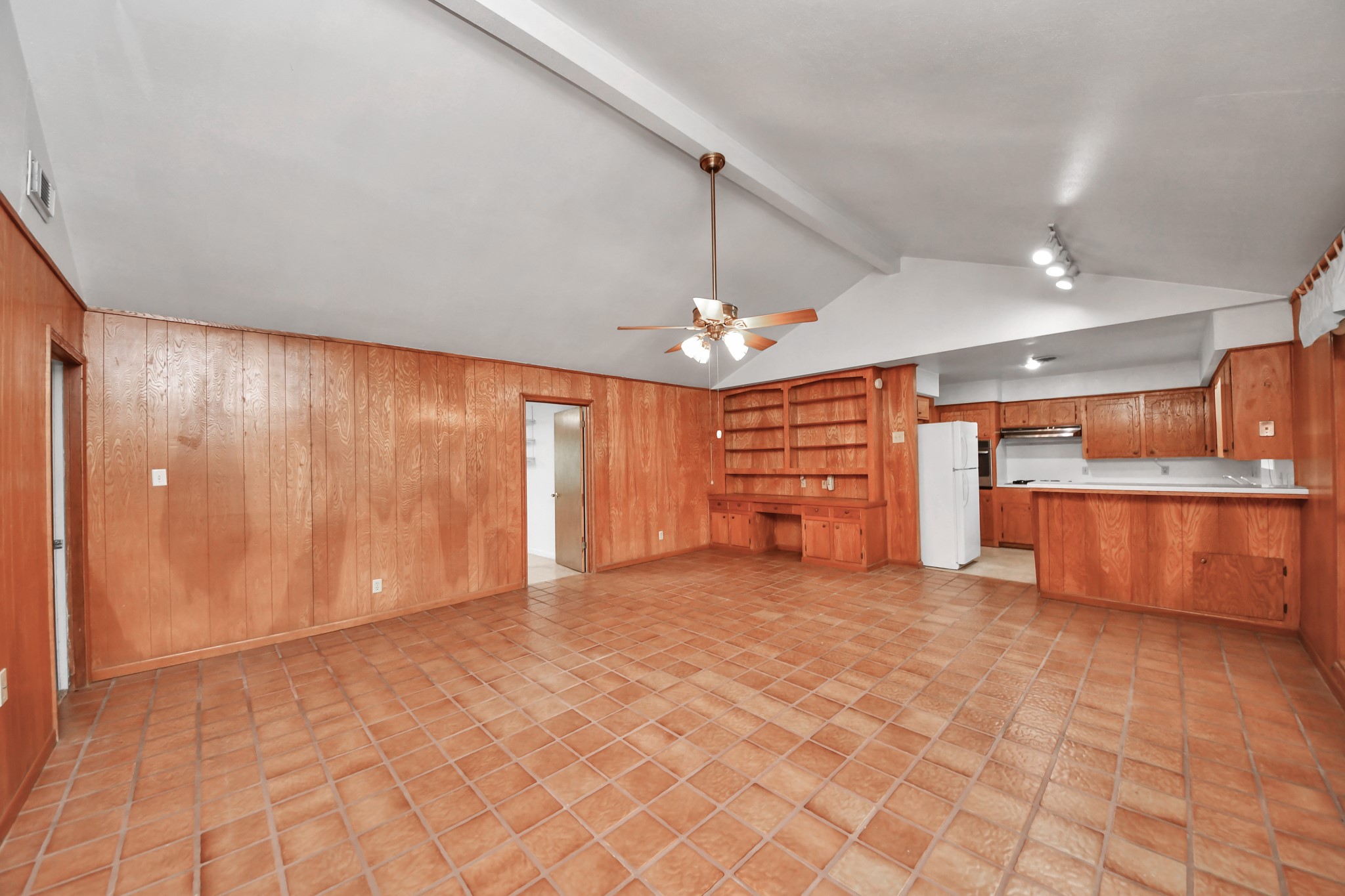 9006 Springview Lane Houston, TX 77080 - Photo 8 of 36 Gallery Image 8