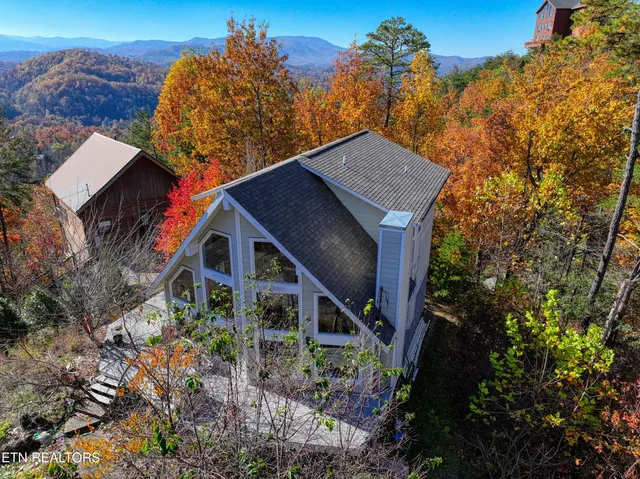 $540,000 | 1814 Blue Tick Way, Sevierville, TN 37876