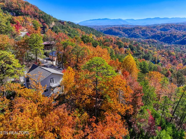 $540,000 | 1814 Blue Tick Way, Sevierville, TN 37876