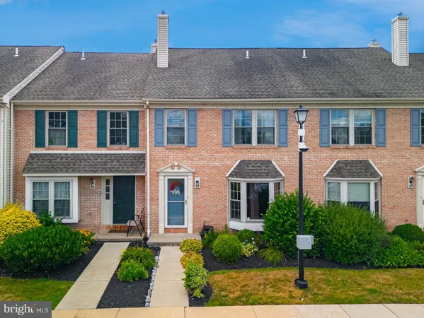 $275,000 | 104 Hollytree Court, Pottstown, PA 19464