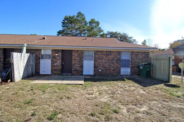 $1,400 | 3400 Green Briar Court, Unit C, Gulf Breeze, FL 32563