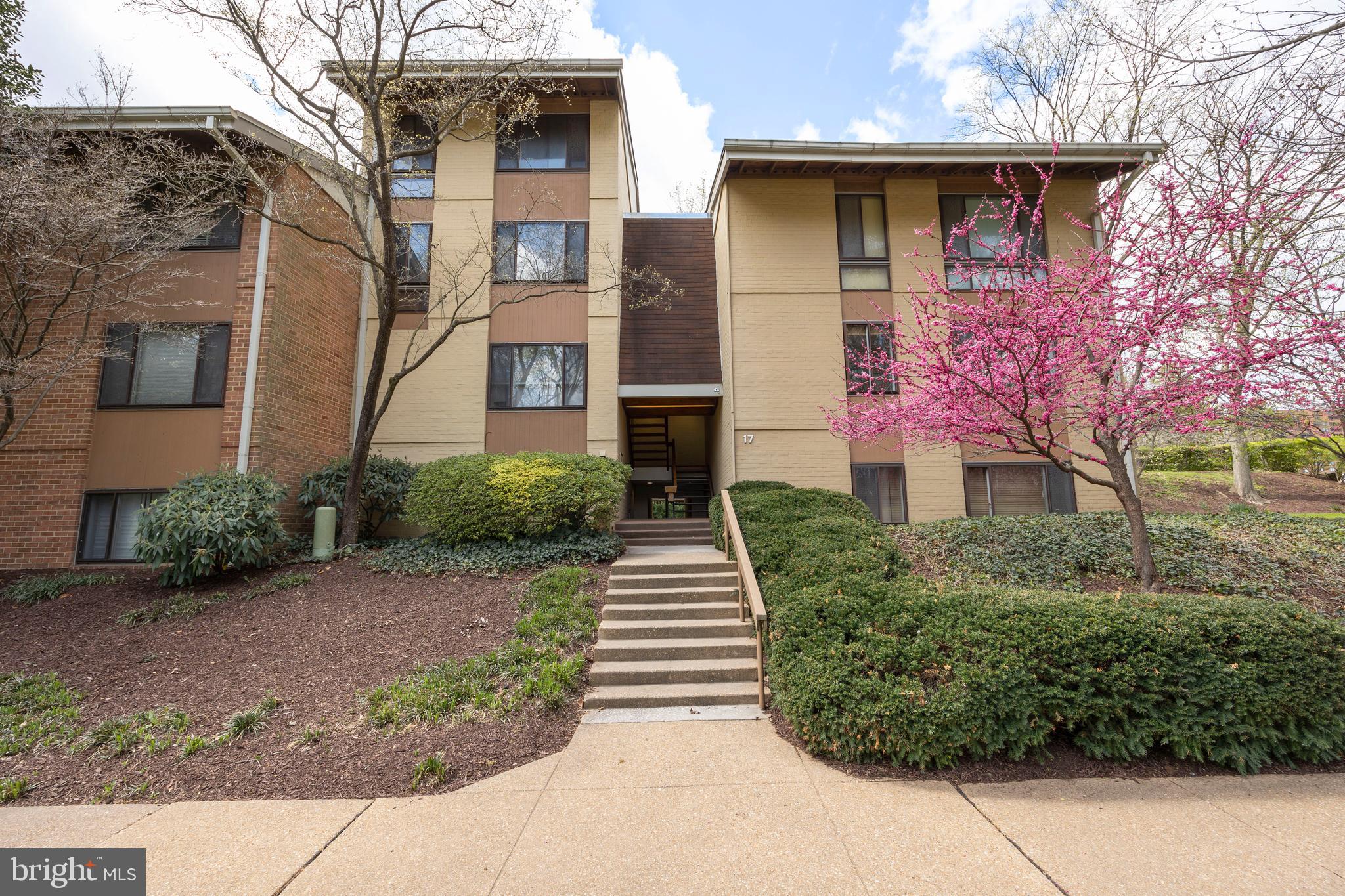 17 Cross Keys Road, Unit 17D Baltimore, MD 21210 - Photo 1 of 28