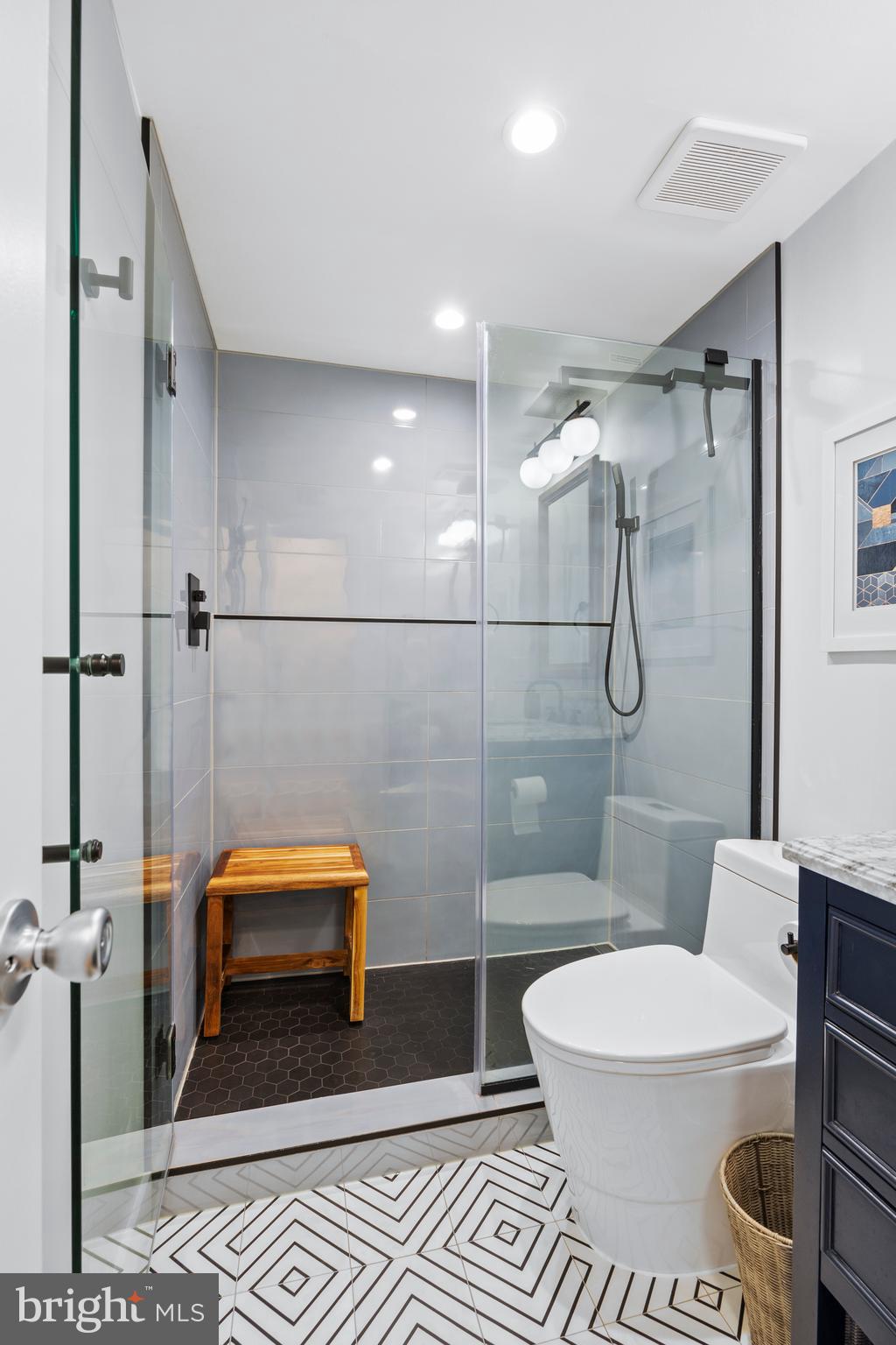 17 Cross Keys Road, Unit 17D Baltimore, MD 21210 - Photo 21 of 28 Renovated Full Hall Bathroom