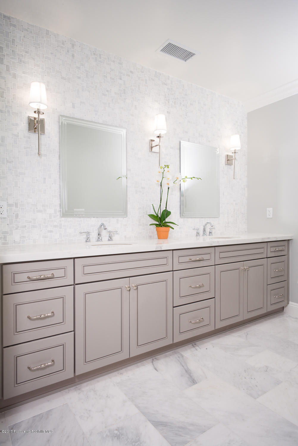 4804 Hampton Road La Canada Flintridge, CA 91011 - Photo 17 of 26 20170713-L1007933