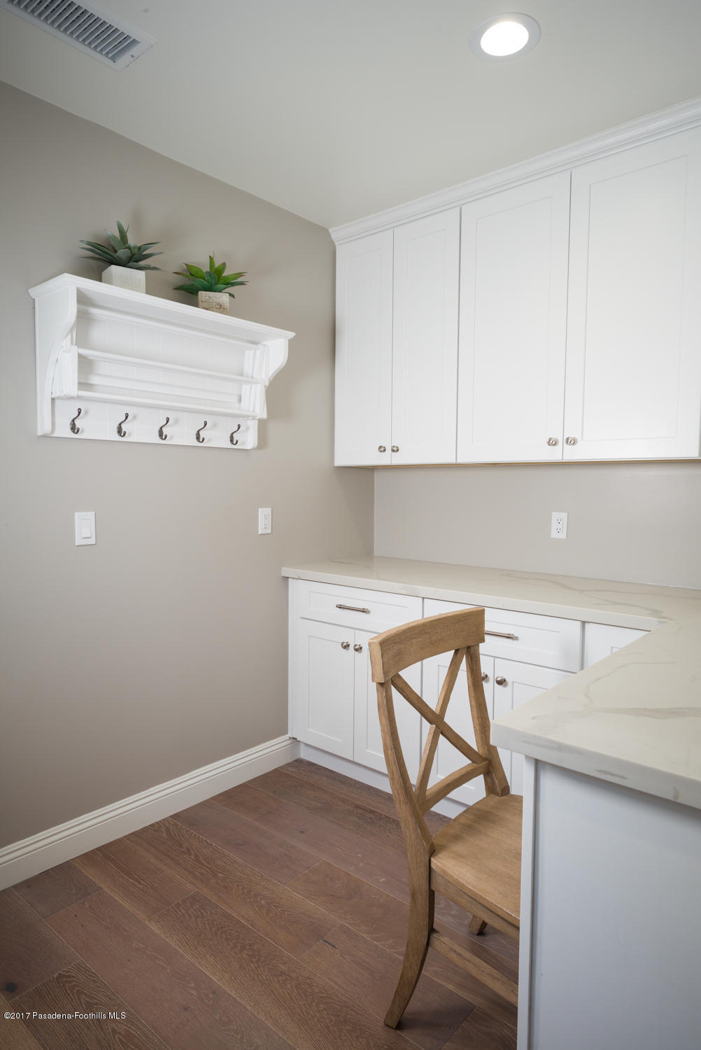 4804 Hampton Road La Canada Flintridge, CA 91011 - Photo 21 of 26 20170712-L1007909