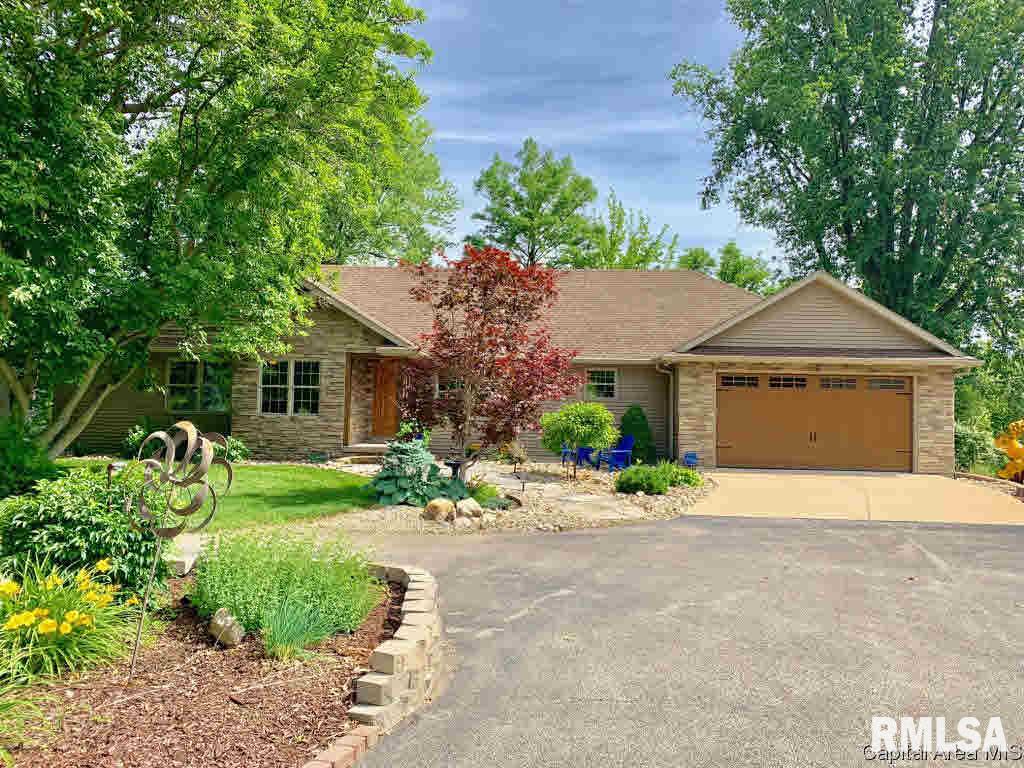 9 Hawthorne Lane Springfield, IL 62712 - Photo 1 of 26 Gallery Image 1