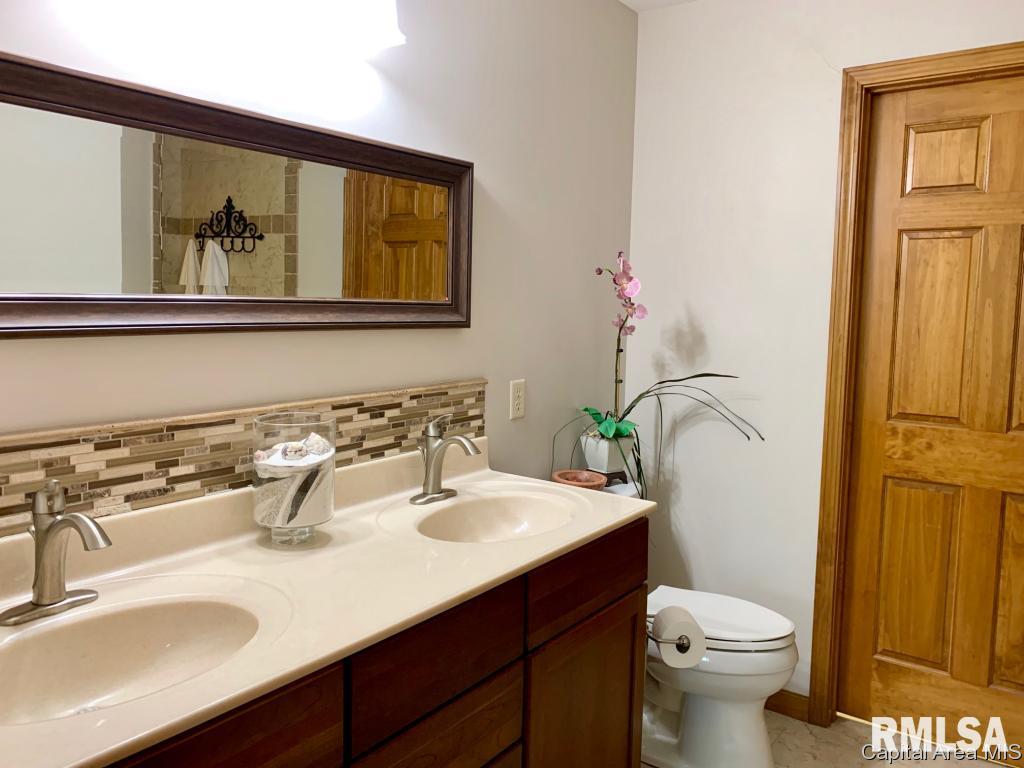 9 Hawthorne Lane Springfield, IL 62712 - Photo 17 of 26 Gallery Image 17