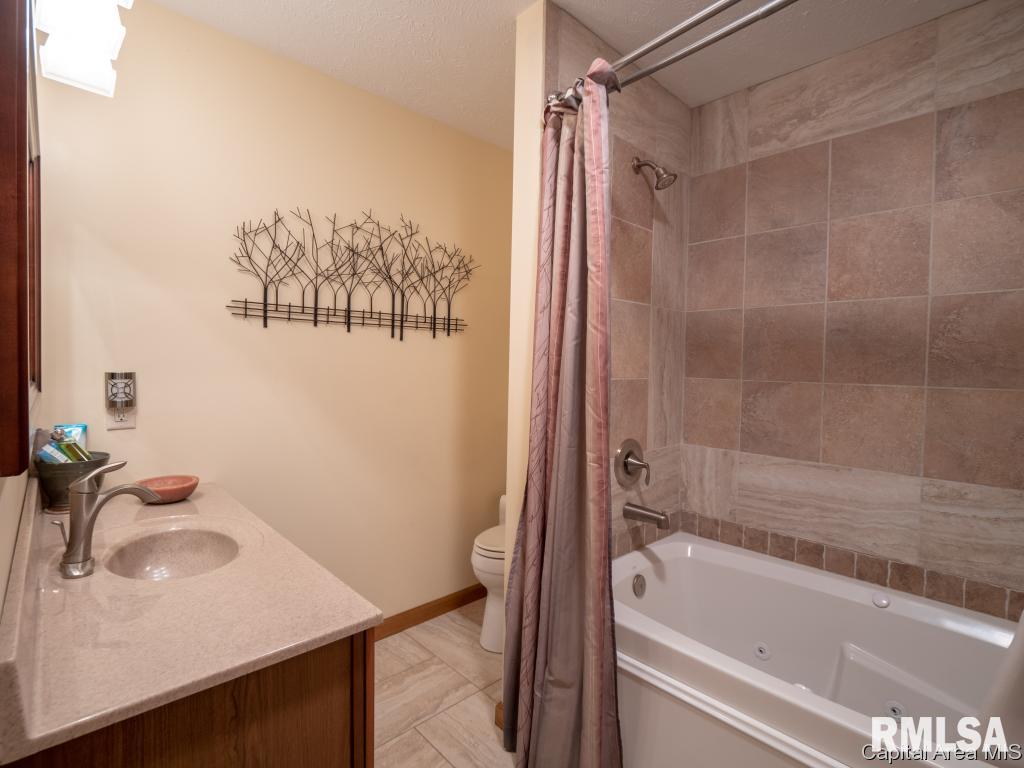 9 Hawthorne Lane Springfield, IL 62712 - Photo 9 of 26 Gallery Image 9