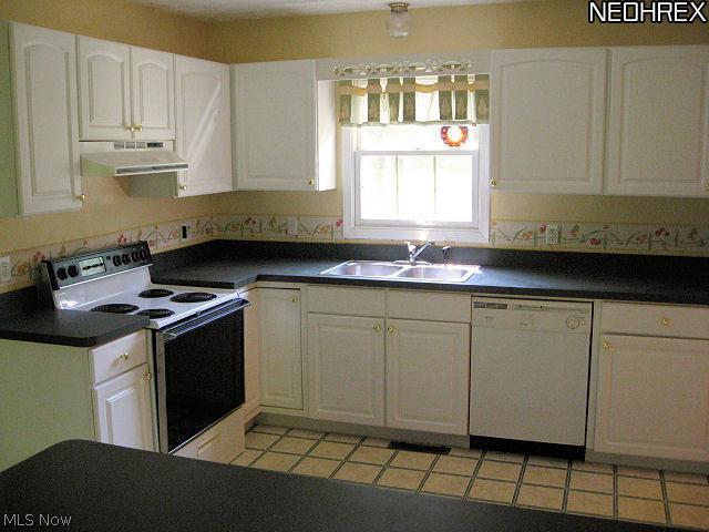 8309 Poorman Road Vermilion, OH 44089 - Photo 4 of 11 kitchen