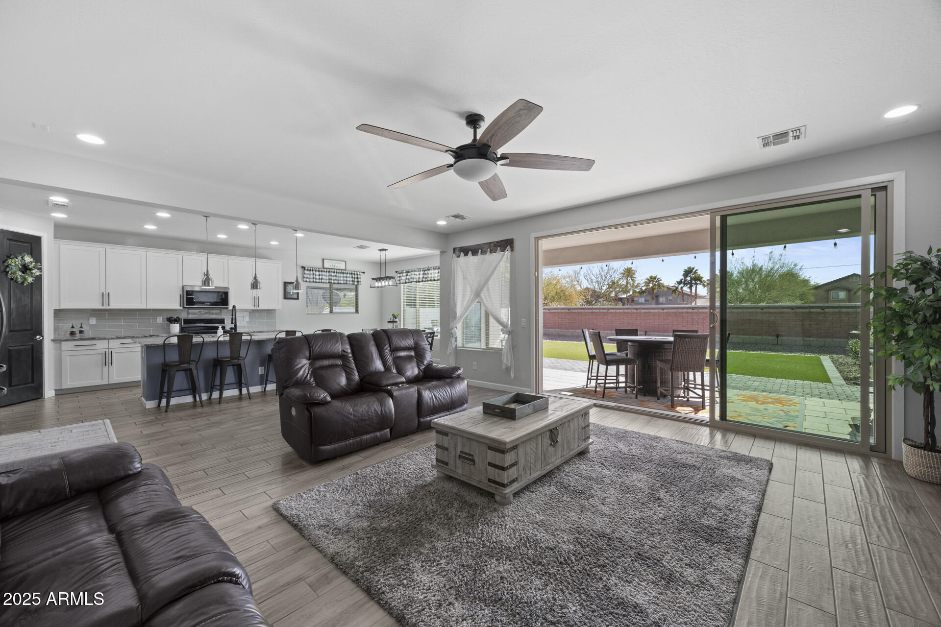 14369 West Wethersfield Road Surprise, AZ 85379 - Photo 22 of 54 1-32