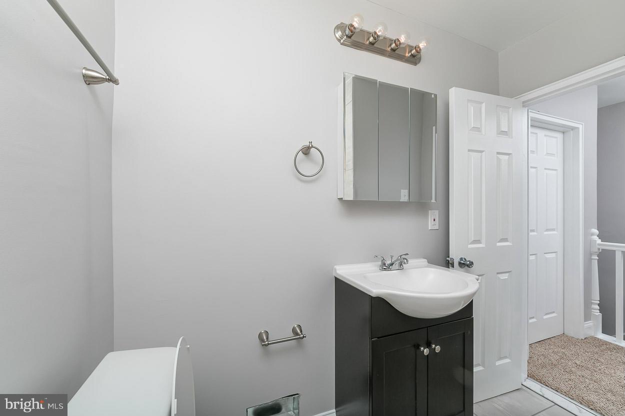 3920 Rokeby Road Baltimore, MD 21229 - Photo 10 of 24 Bath