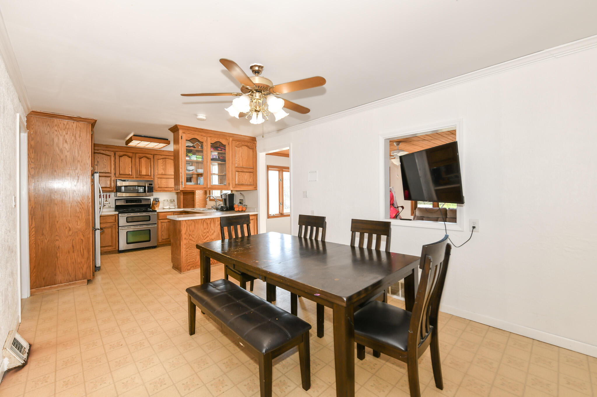 N5364 Cobb Road Lafayette, WI 53121 - Photo 12 of 38 Dining Area