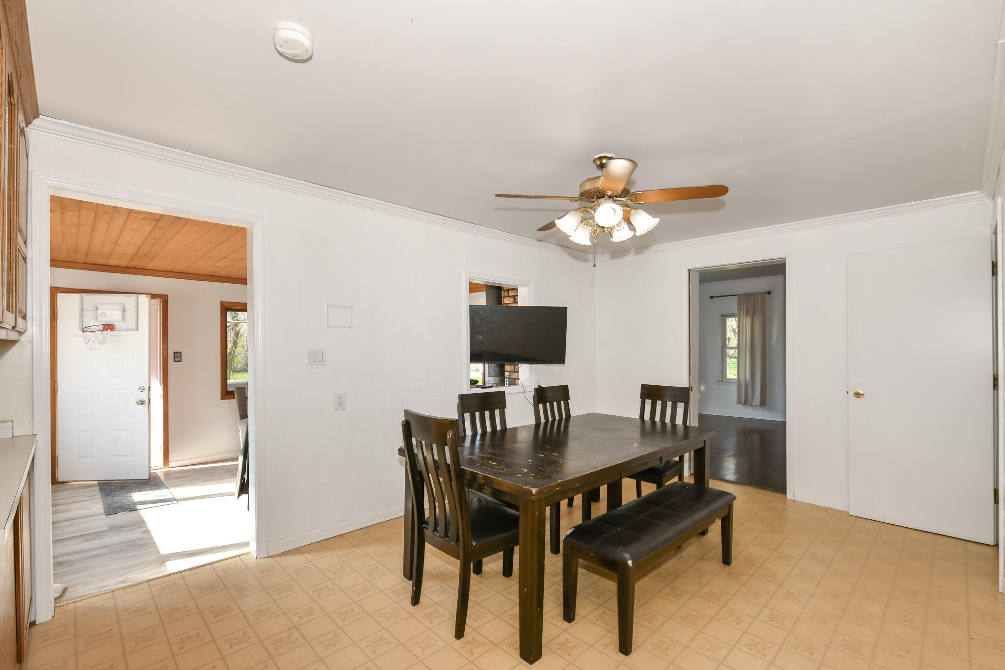N5364 Cobb Road Lafayette, WI 53121 - Photo 13 of 38 Dining Area