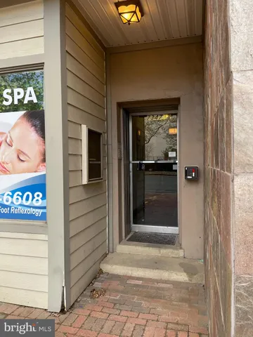 $1,725 | 7347 Wisconsin Avenue, Unit 303, Bethesda, MD 20814