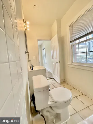 $1,725 | 7347 Wisconsin Avenue, Unit 303, Bethesda, MD 20814